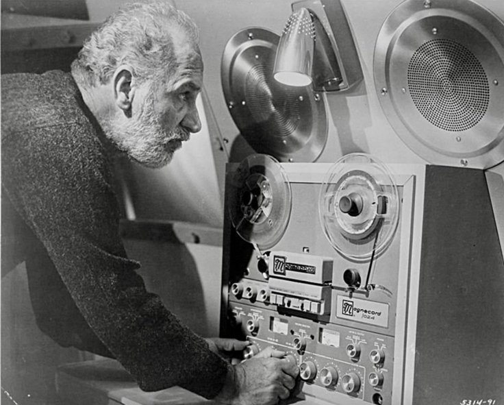 Keenan Winn in Around the World Under the Sea with a Magnecord reel to reel tape recorder