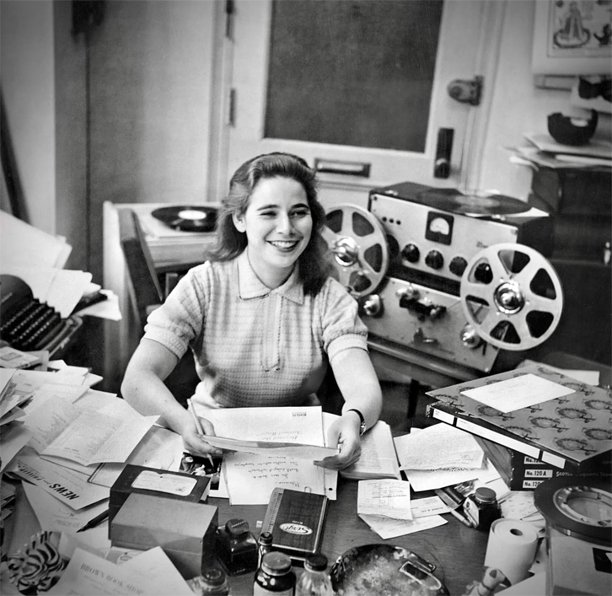 Marianne Roney Mantell pioneer of spoken records at Caedmon Record in 1955 with Magnecord PT6 with extender 10" reels