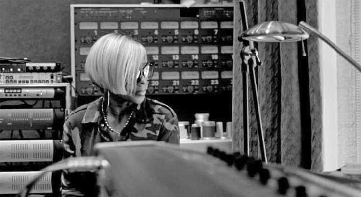 Mary J. Blige with Studer reel to reel tape recorder