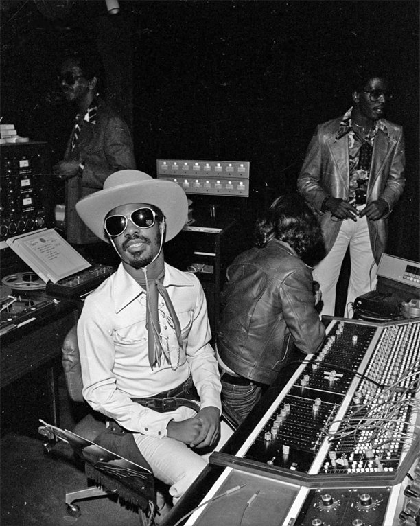 Stevie Wonder In studio with 3M reel tape recorder