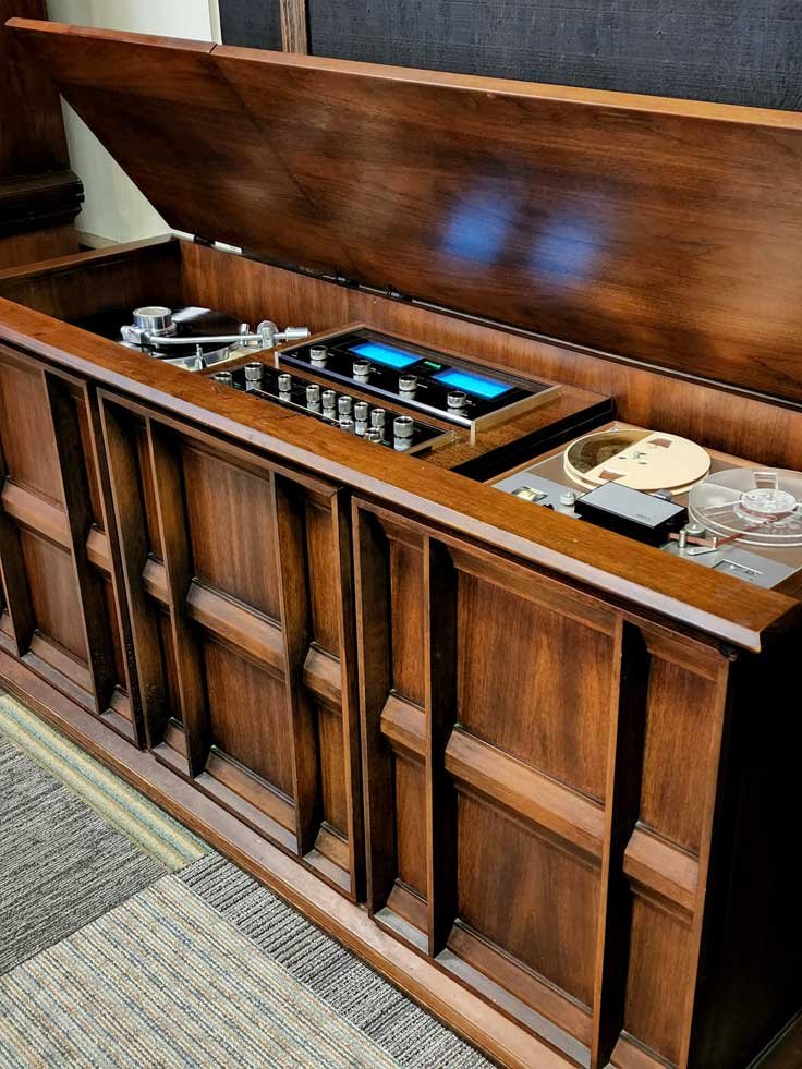 Wooster Vintage Audio McIntosh console with Ampex Fine Line F-44 reel tape recorder